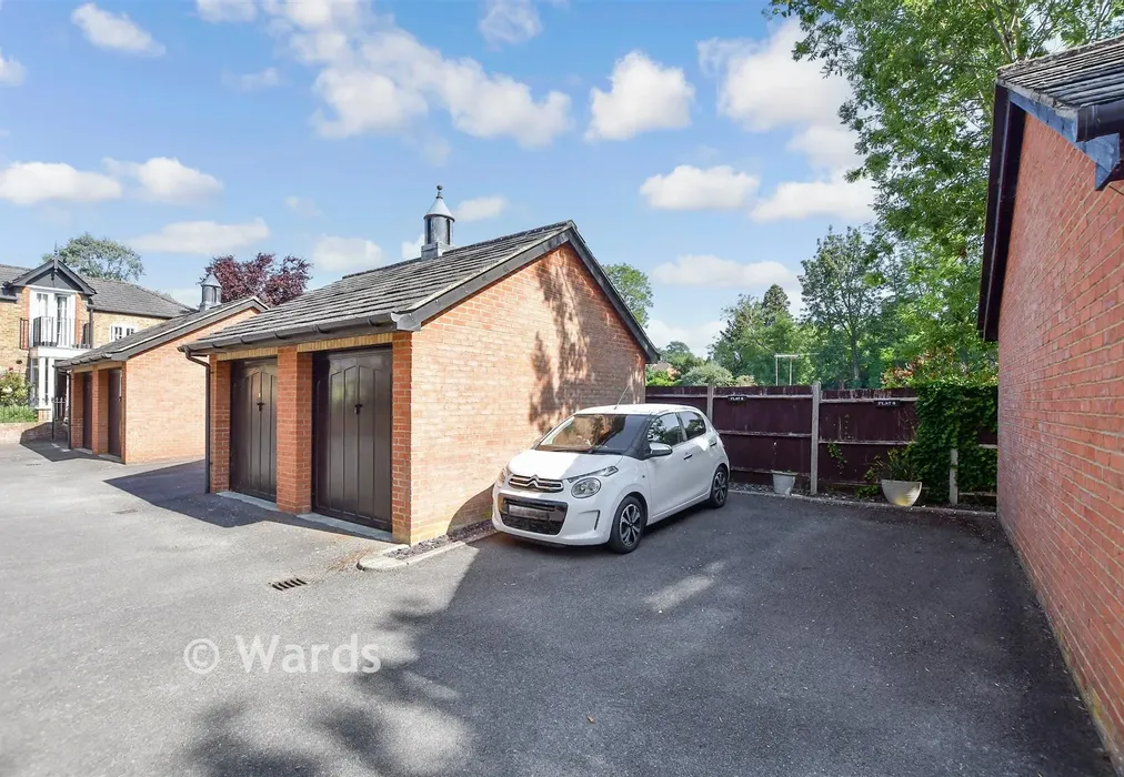 Driveway/Parking - Swan Street, West Malling, Kent - Wards of Kent