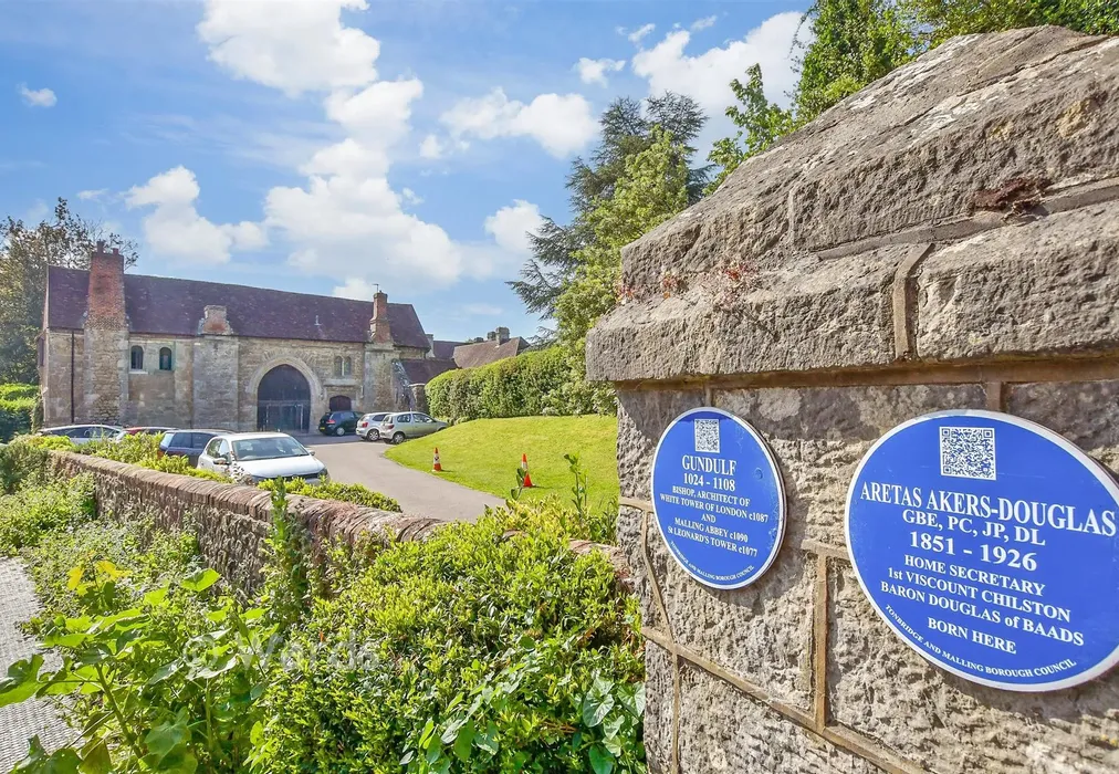 External Lifestyle Photograph - Swan Street, West Malling, Kent - Wards of Kent