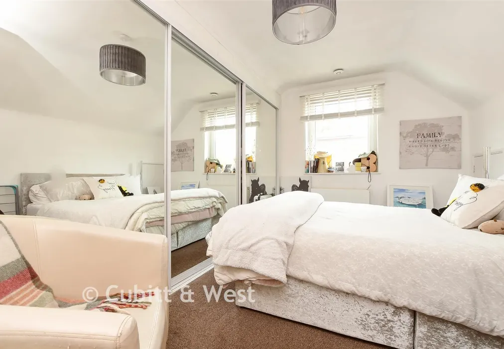 Bedroom 2 - Smallfield Road, Horley, Surrey - Wards of Kent