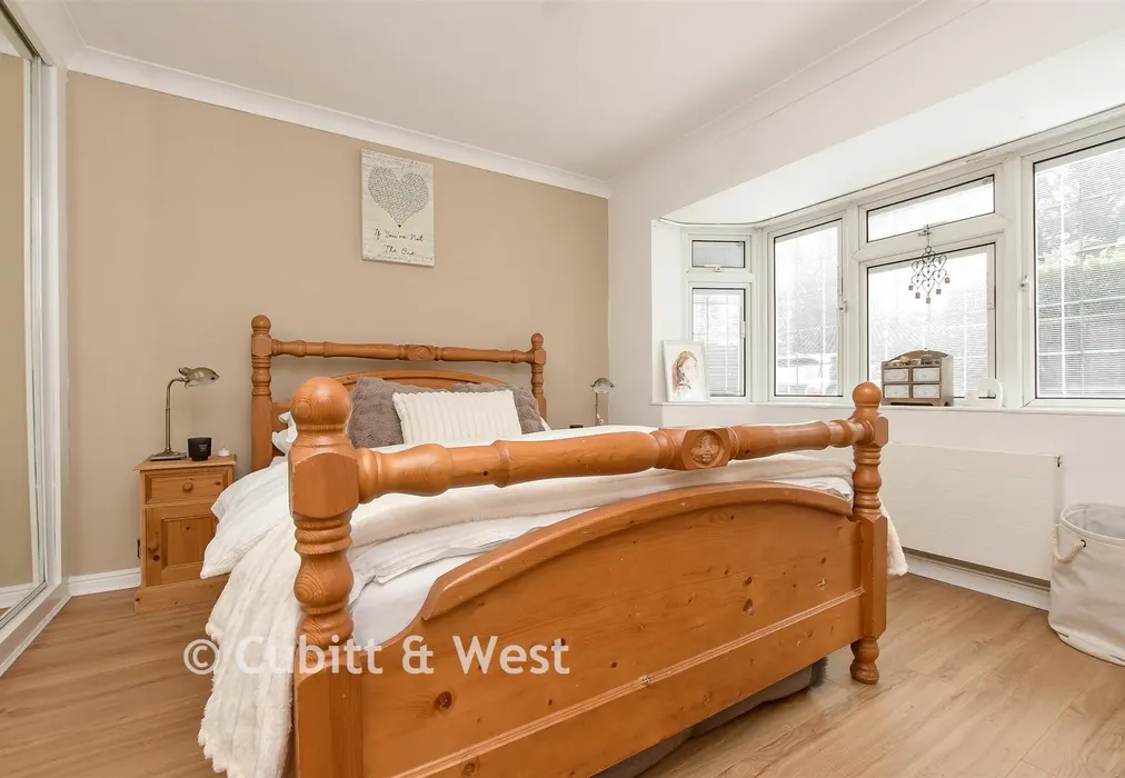 Bedroom 3 - Smallfield Road, Horley, Surrey - Wards of Kent