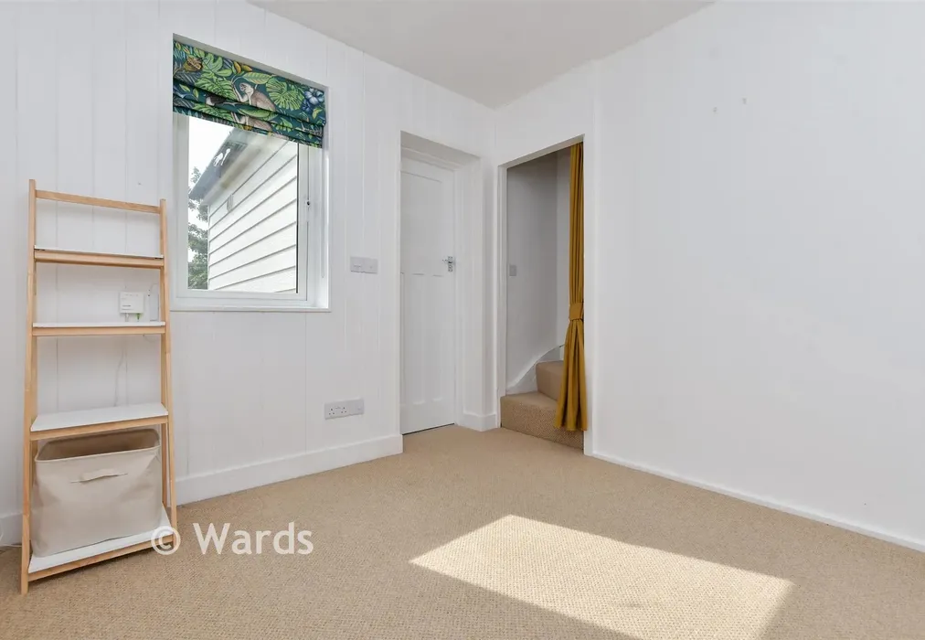 Bedroom 2 - Essex Street, Whitstable, Kent - Wards of Kent