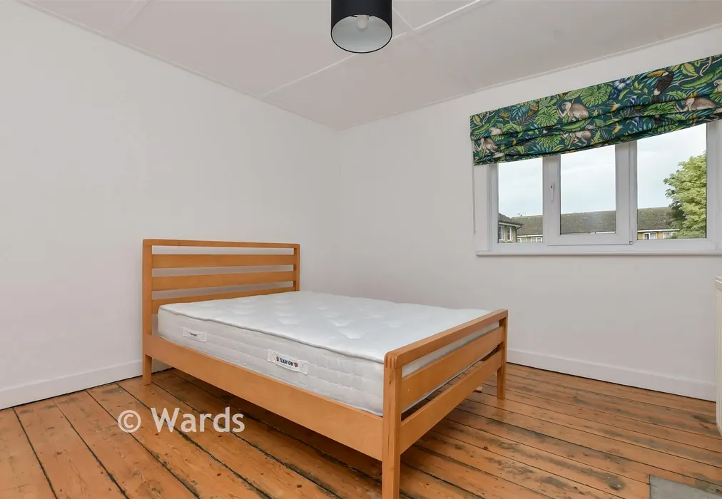 Bedroom 1 - Essex Street, Whitstable, Kent - Wards of Kent