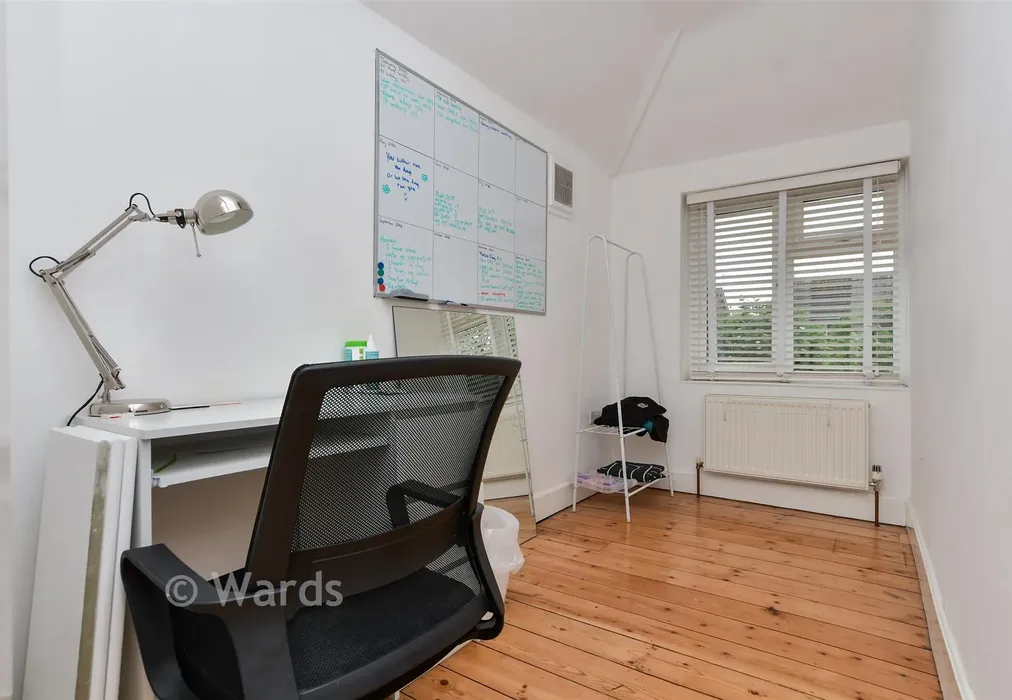 Bedroom - Victoria Road, Broadstairs, Kent - Wards of Kent