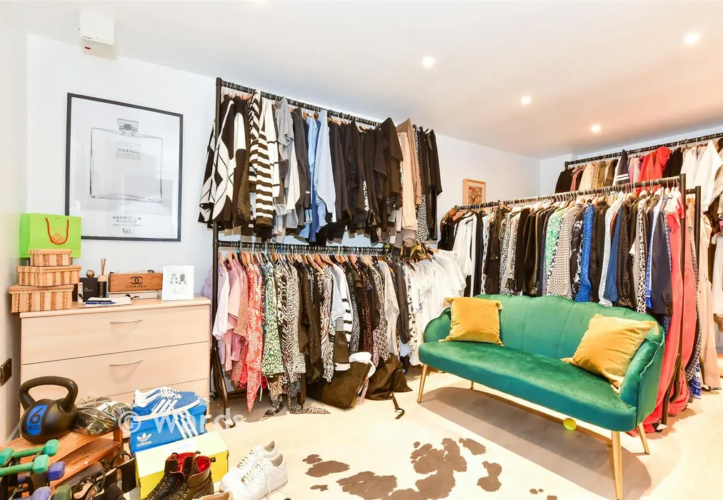 Store Room - Tower View, Kings Hill, Kent - Wards of Kent