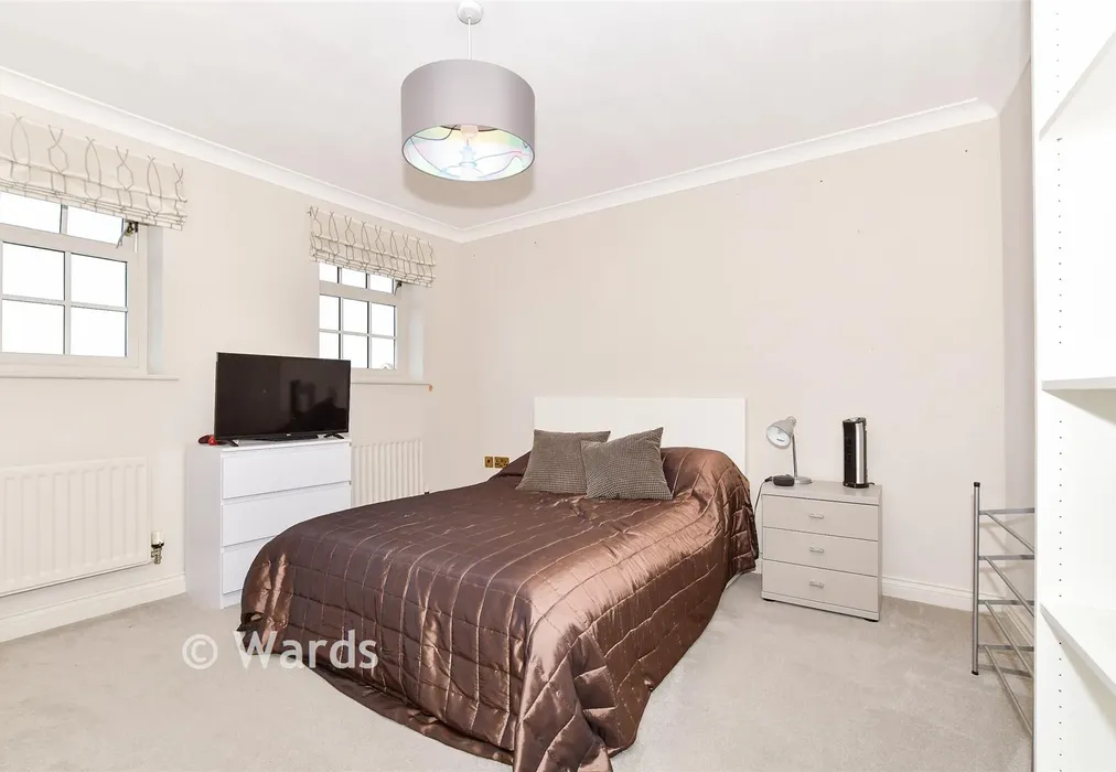 Bedroom 2 - Tower View, Kings Hill, Kent - Wards of Kent