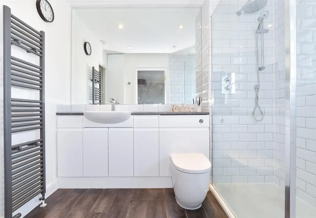 Jack And Jill Shower Room - Tower View, Kings Hill, Kent - Wards of Kent
