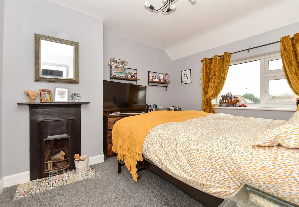 Bedroom 1 - Celtic Road, Deal, Kent - Wards of Kent