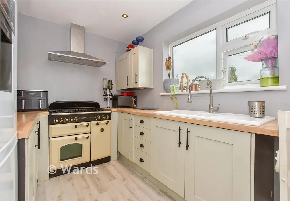 Kitchen - Celtic Road, Deal, Kent - Wards of Kent