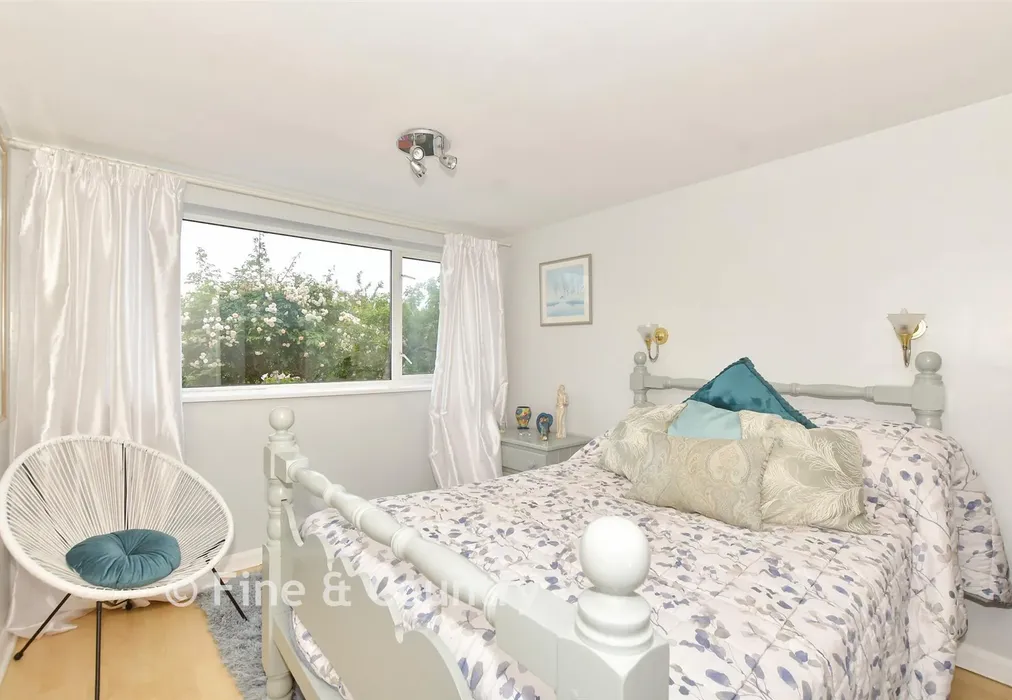 Bedroom 1 - Lighthouse Road, St. Margaret's Bay, Kent - Wards of Kent