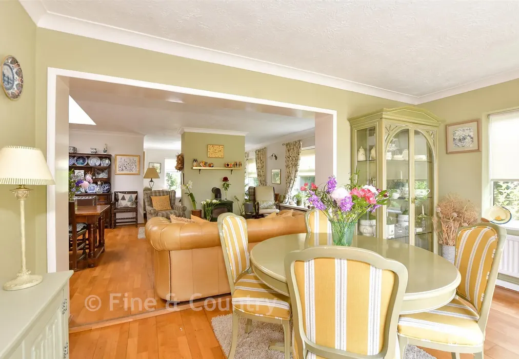Dining Area - Lighthouse Road, St. Margaret's Bay, Kent - Wards of Kent