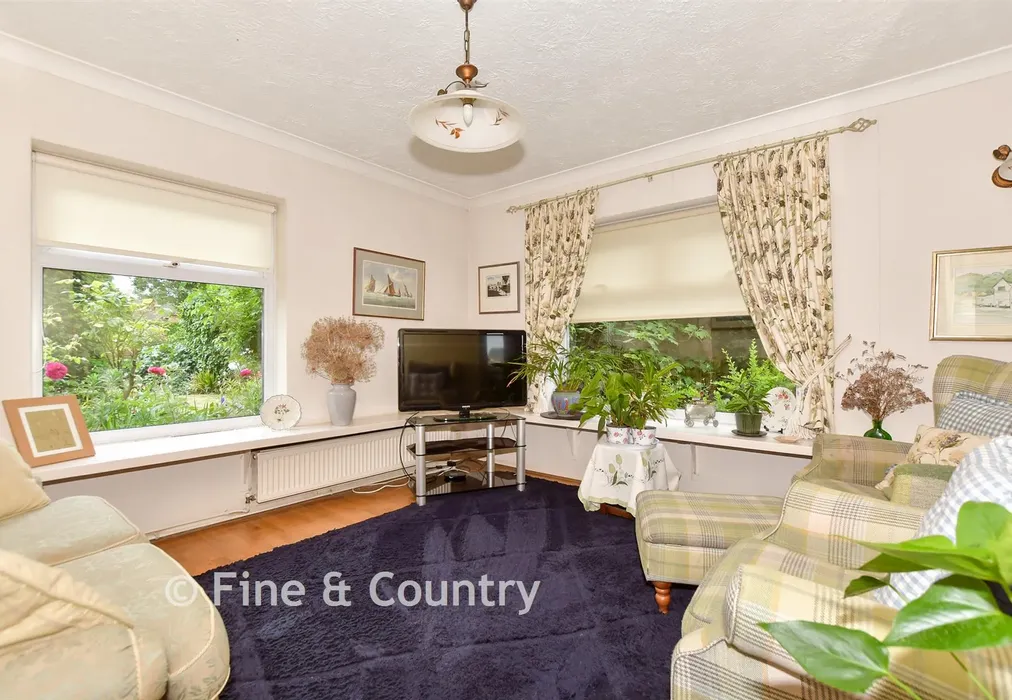 Sitting Area - Lighthouse Road, St. Margaret's Bay, Kent - Wards of Kent