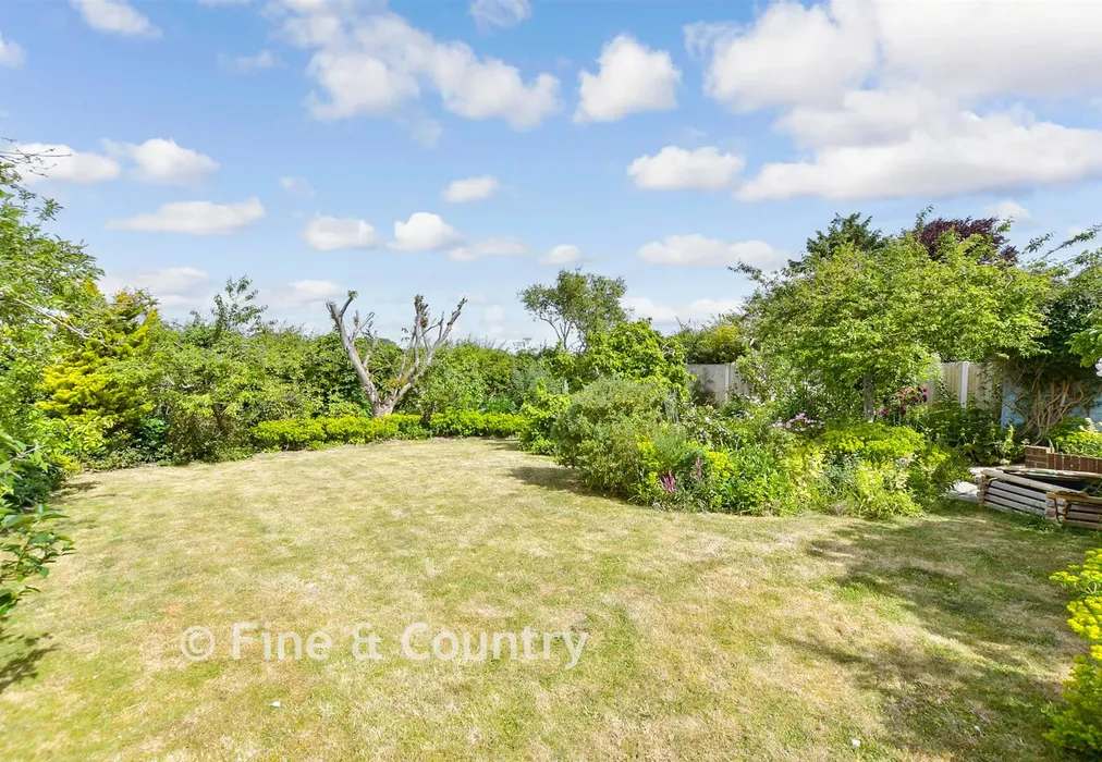 Rear Garden - Lighthouse Road, St. Margaret's Bay, Kent - Wards of Kent
