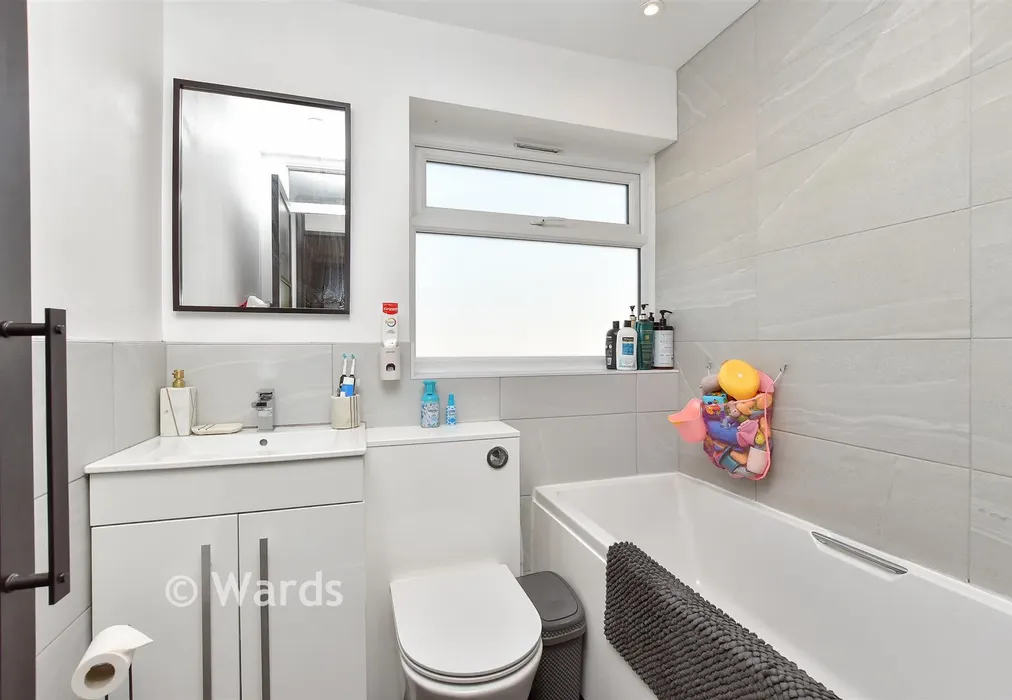 Bathroom - Walnut Close, Chatham, Kent - Wards of Kent