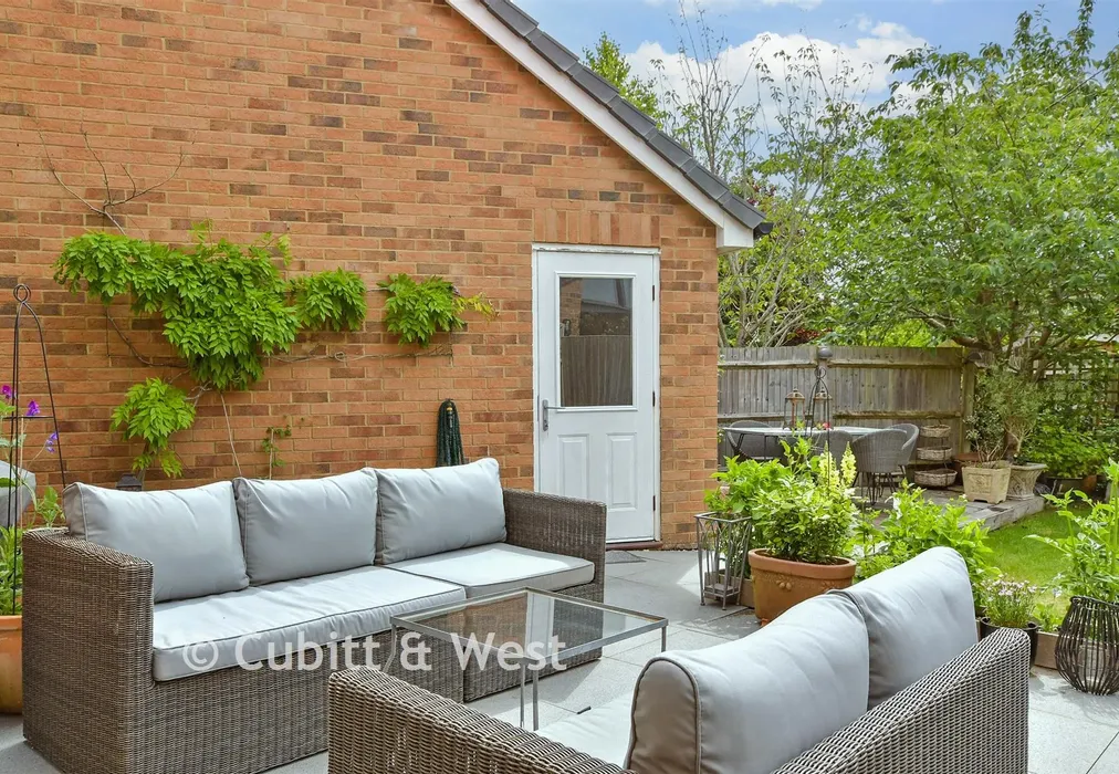 Rear Garden - Navigation Drive, Yapton, West Sussex - Wards of Kent
