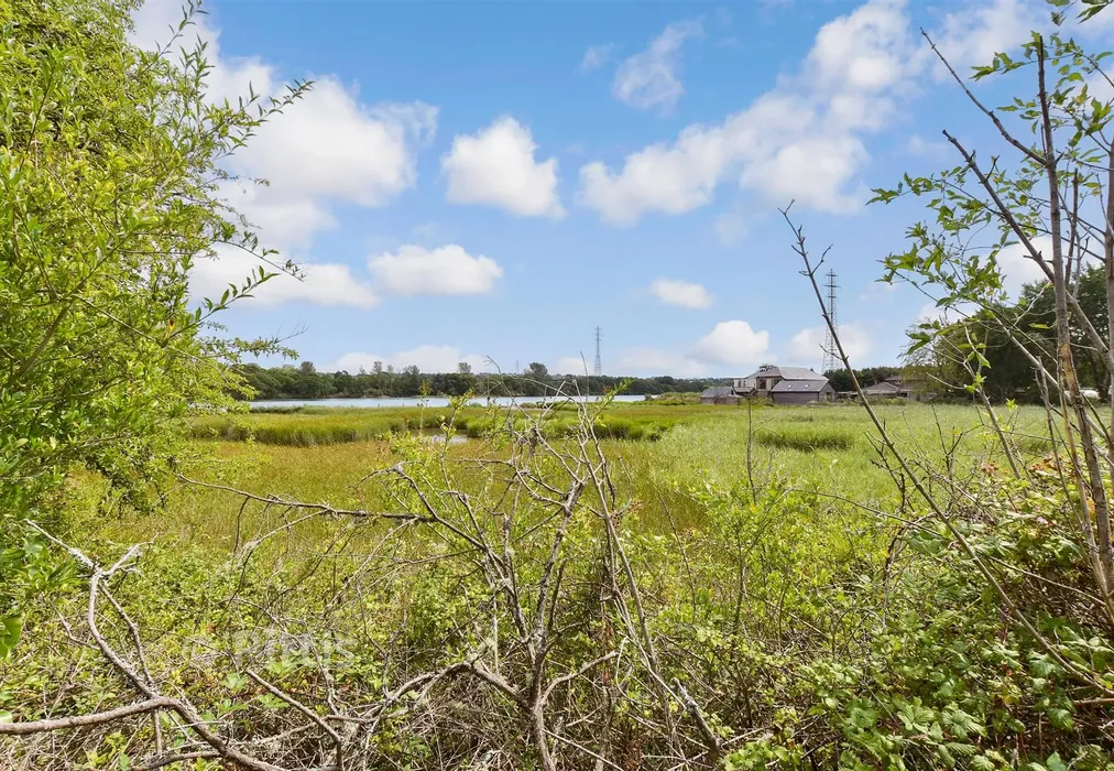 Local 6 - Evergreen Way, Camp Hill, Isle of Wight - Wards of Kent