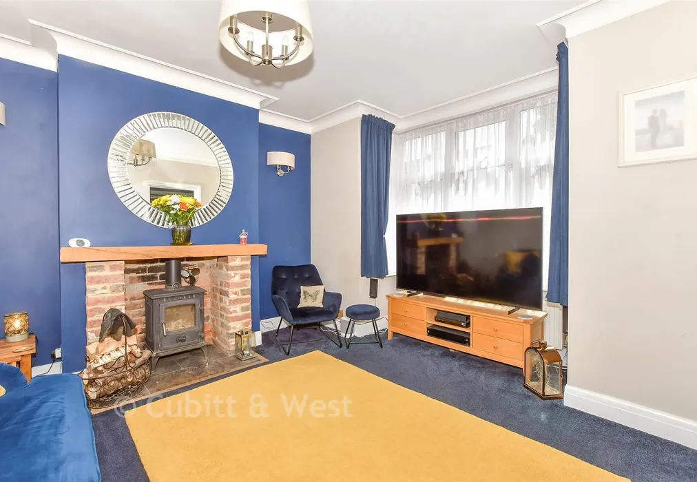 Lounge - Stubbington Avenue, Portsmouth, Hampshire - Wards of Kent