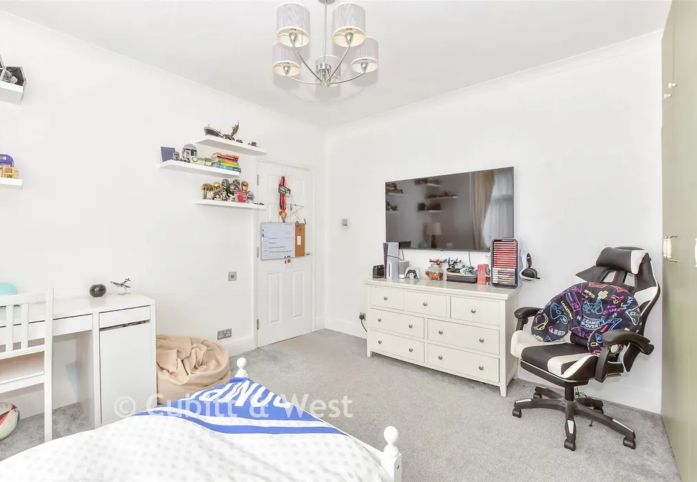 Bedroom 1 - Stubbington Avenue, Portsmouth, Hampshire - Wards of Kent