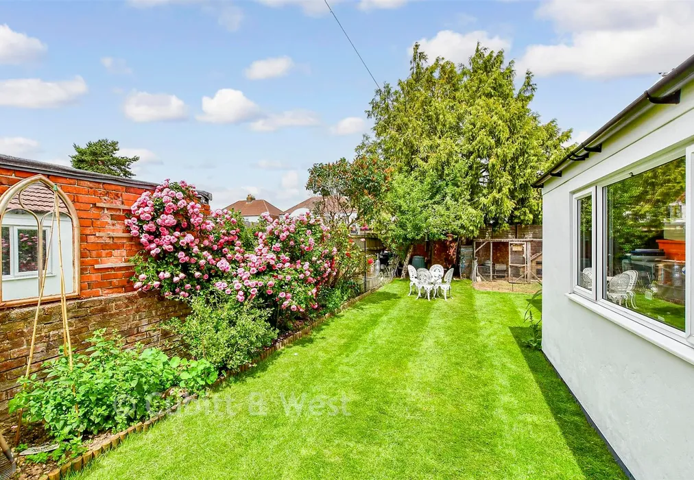 Rear Garden - Stubbington Avenue, Portsmouth, Hampshire - Wards of Kent
