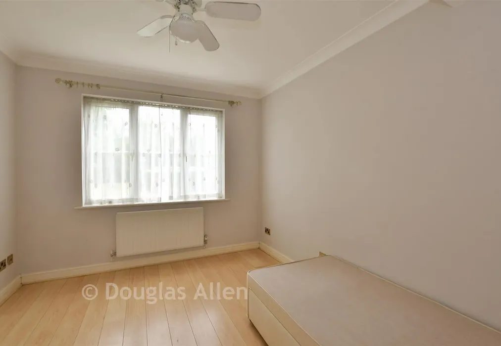 Bedroom 2 - Forest View, Chingford - Wards of Kent
