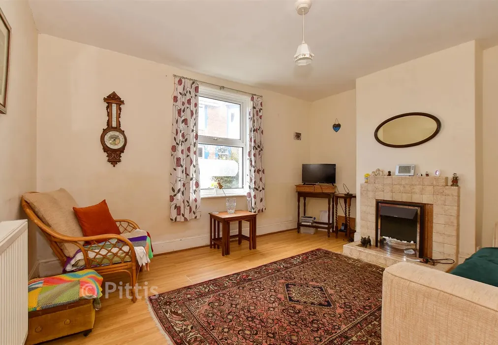 Lounge - Wilkes Road, Sandown, Isle of Wight - Wards of Kent