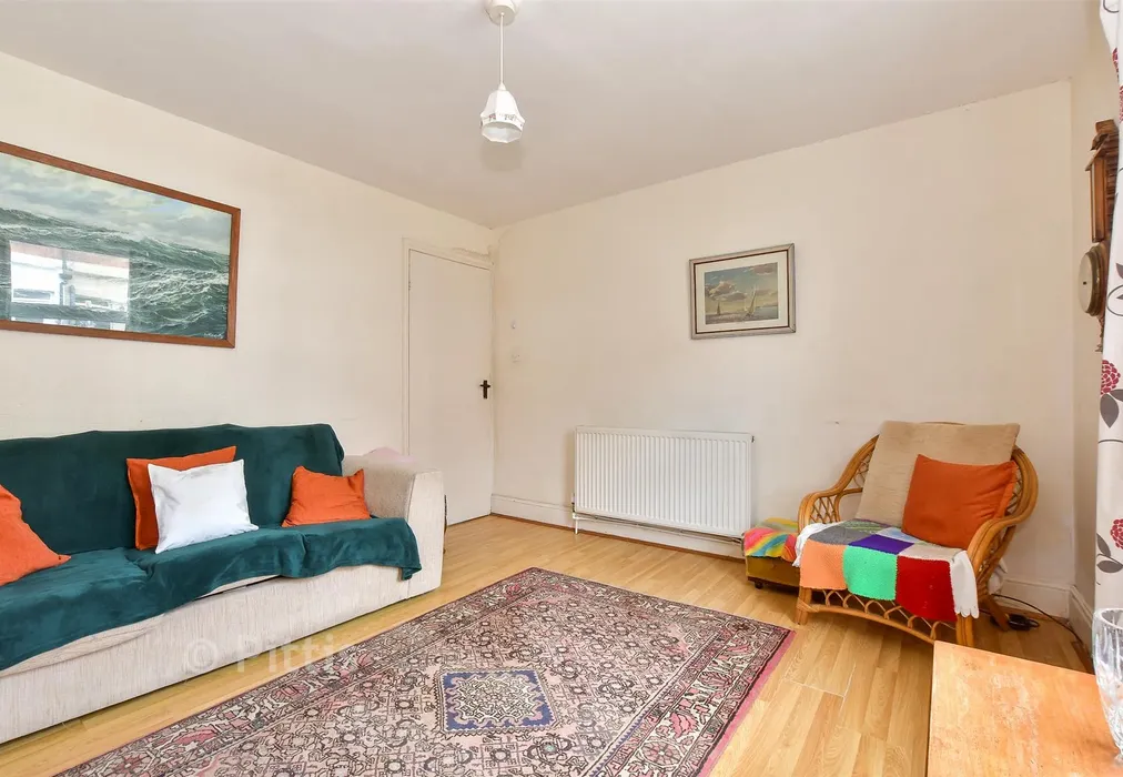 Lounge - Wilkes Road, Sandown, Isle of Wight - Wards of Kent