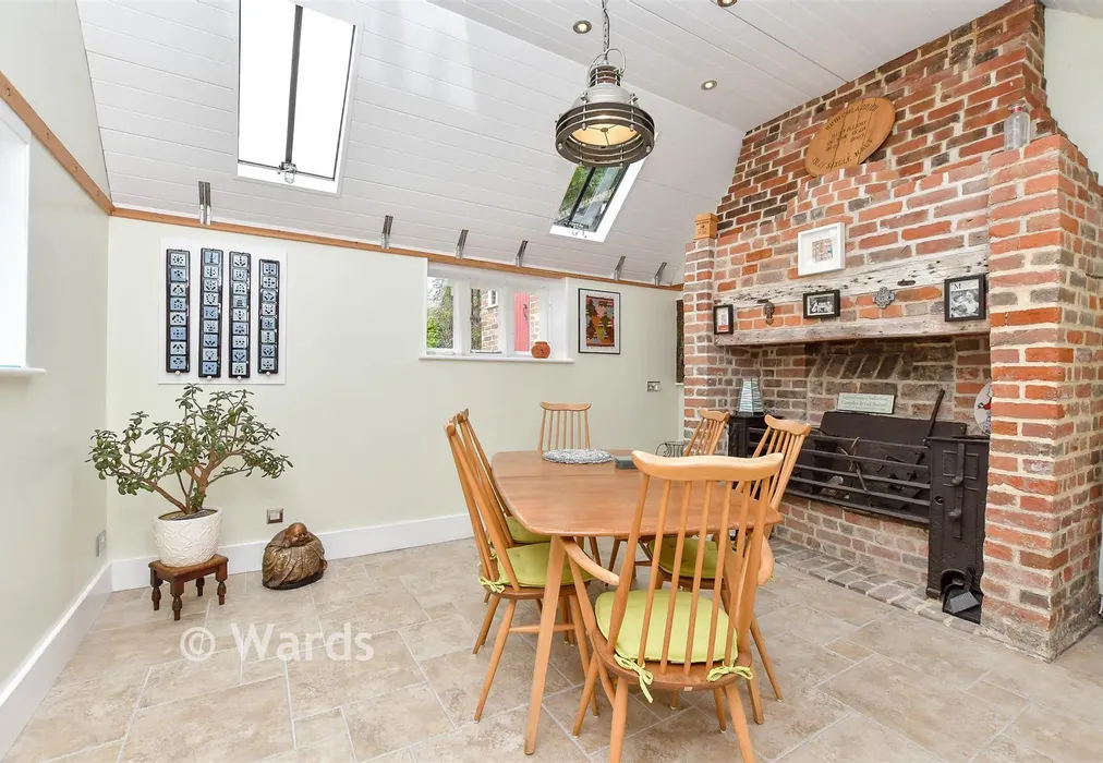 Garden Studio Room - Prospect Row, Gillingham, Kent - Wards of Kent