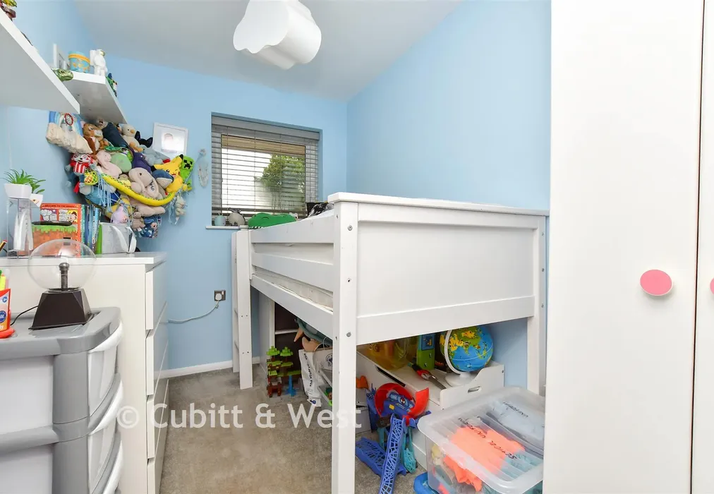 Bedroom 2 - Proctor Gardens, Great Bookham, Surrey - Wards of Kent