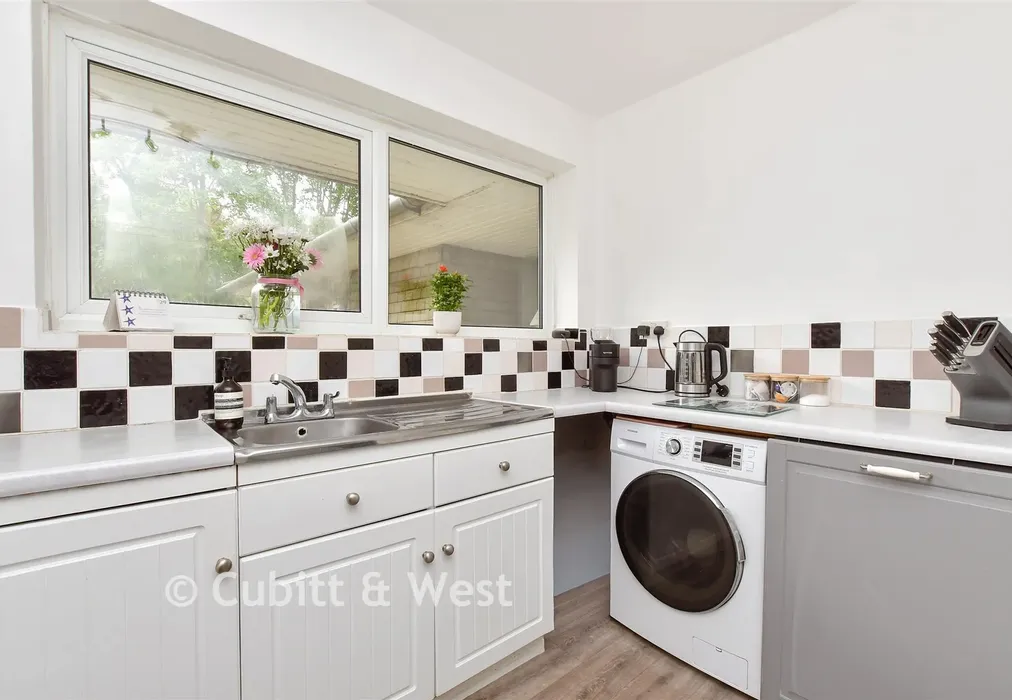 Kitchen - Proctor Gardens, Great Bookham, Surrey - Wards of Kent