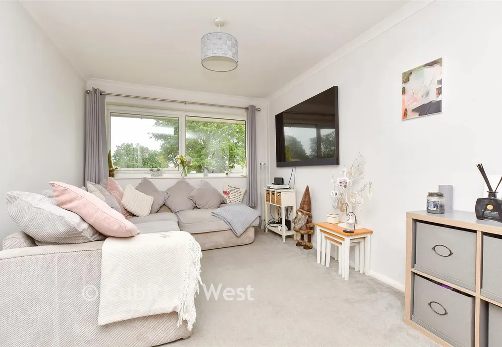 Lounge - Proctor Gardens, Great Bookham, Surrey - Wards of Kent