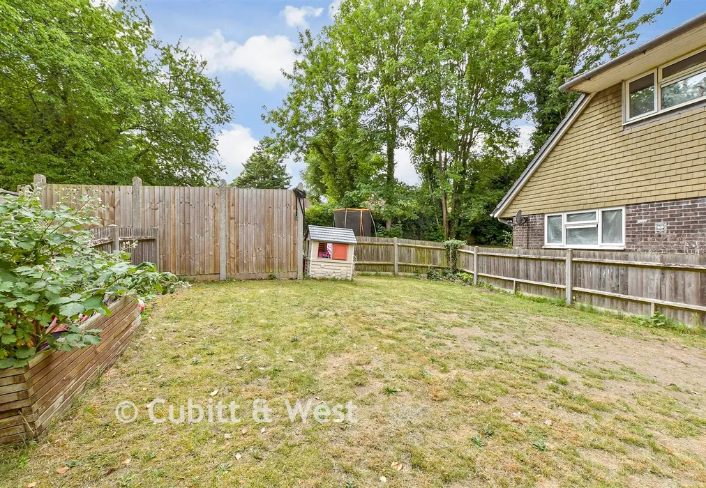 Rear Garden - Proctor Gardens, Great Bookham, Surrey - Wards of Kent