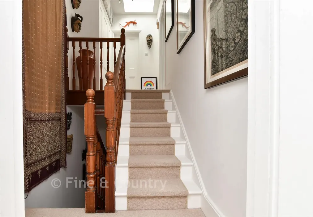 Landing - Brockenhurst Road, Ramsgate, Kent - Wards of Kent