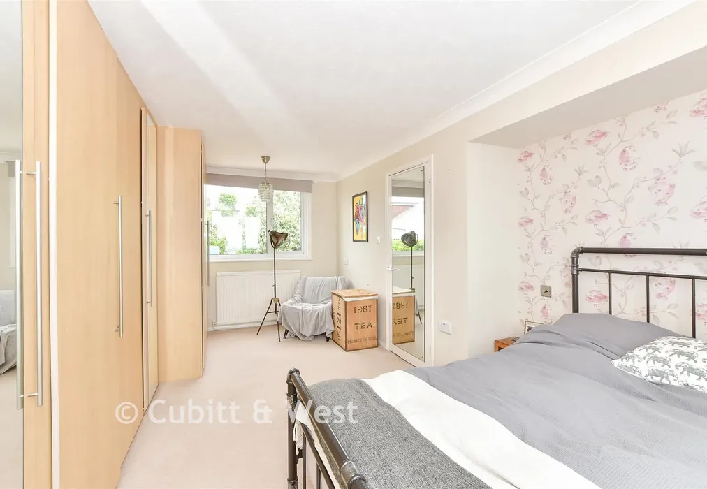 Bedroom 1 - Pinfold Close, Woodingdean, Brighton, East Sussex - Wards of Kent