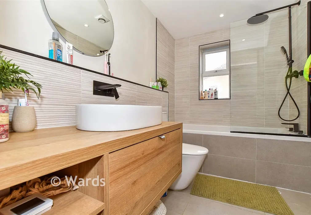 Bathroom - College Avenue, Tonbridge, Kent - Wards of Kent