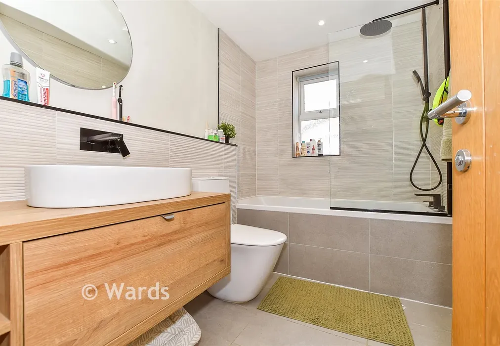 Bathroom - College Avenue, Tonbridge, Kent - Wards of Kent
