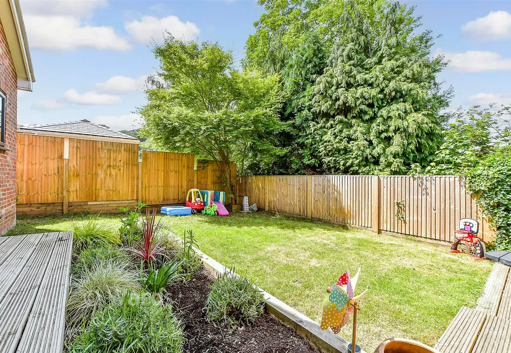 Rear Garden - College Avenue, Tonbridge, Kent - Wards of Kent