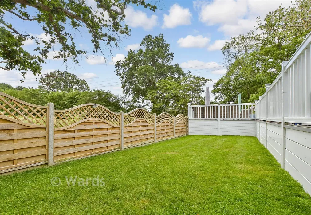 Rear Garden - Meadow Gardens, Biddenden, Kent - Wards of Kent