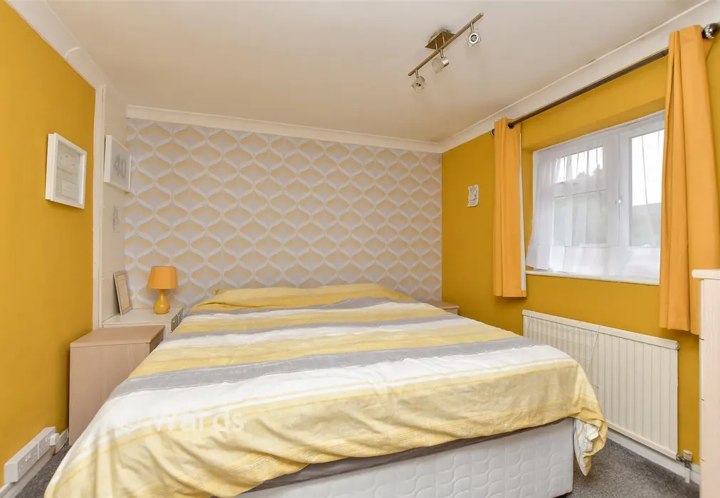 Bedroom 1 - Hythe Road, Milton Regis, Sittingbourne, Kent - Wards of Kent