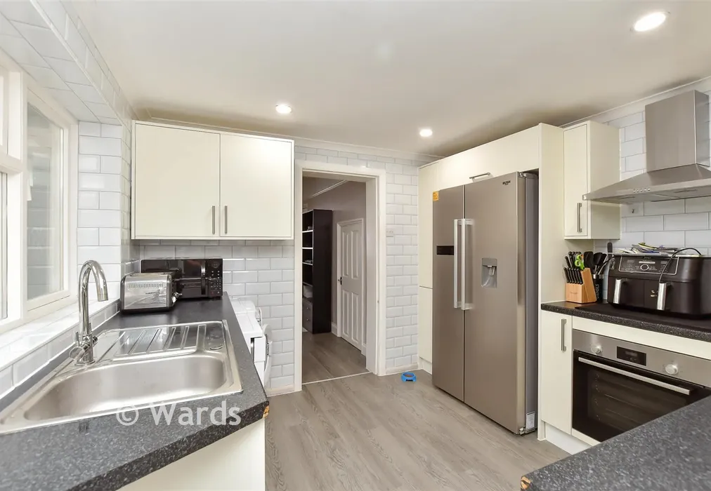 Kitchen - Hythe Road, Milton Regis, Sittingbourne, Kent - Wards of Kent
