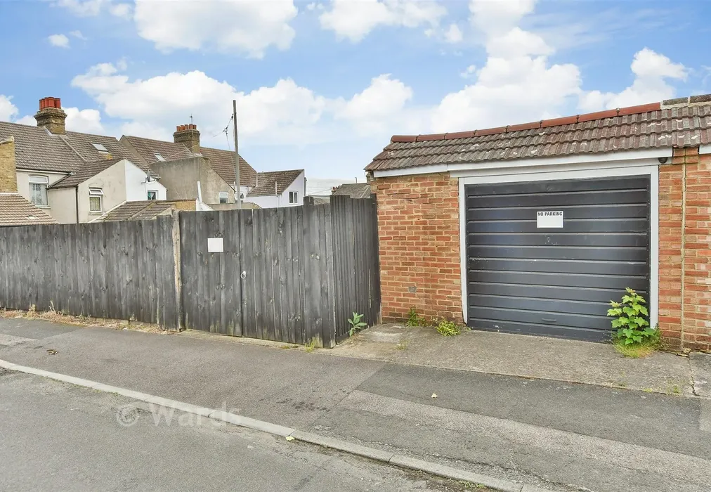 Garage - Hythe Road, Milton Regis, Sittingbourne, Kent - Wards of Kent