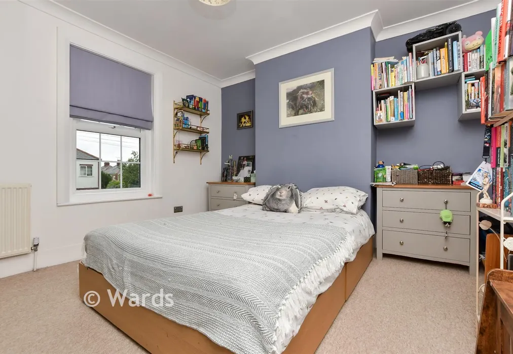 Bathroom - High Street, Garlinge, Kent - Wards of Kent