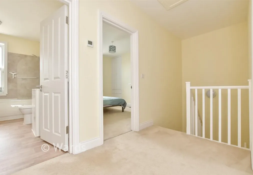 Internal Lifestyle Photograph - Cambridge Terrace, Dover, Kent - Wards of Kent