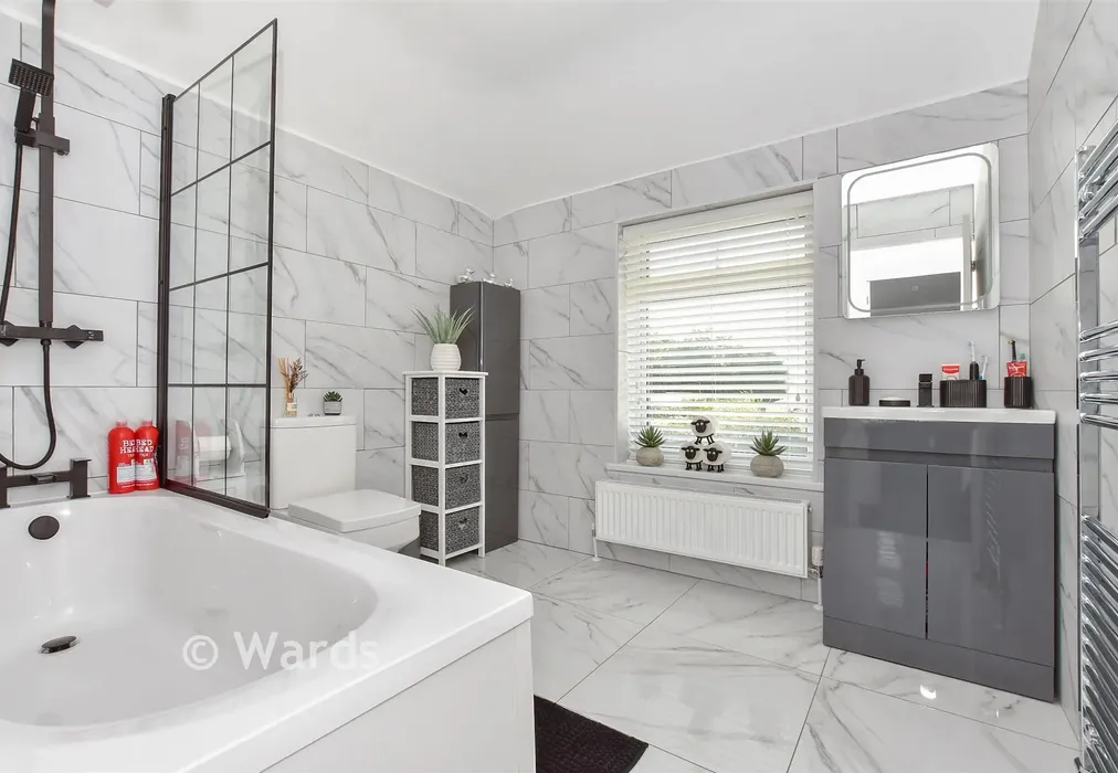 Bathroom - Adelaide Road, Elvington, Dover, Kent - Wards of Kent