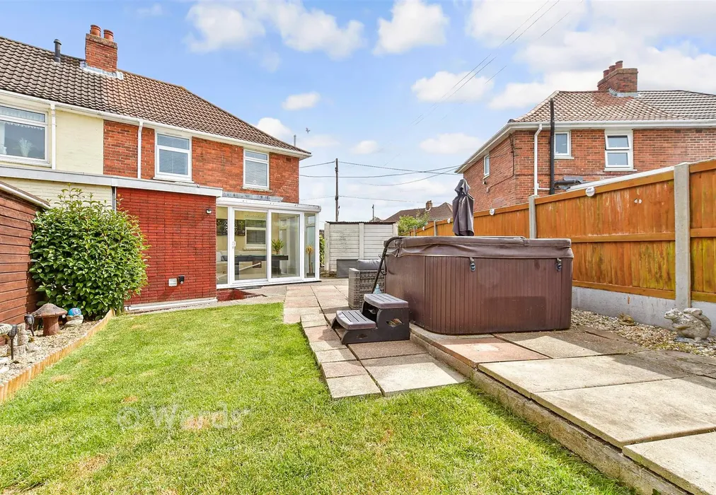 Rear Garden - Adelaide Road, Elvington, Dover, Kent - Wards of Kent