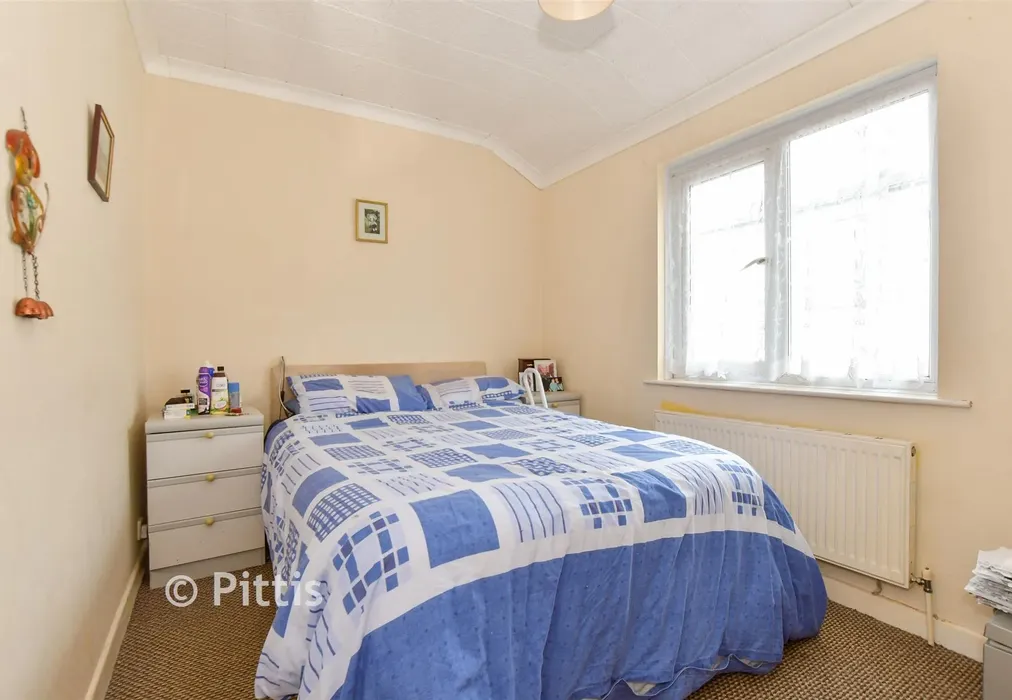 Bedroom 2 - George Street, Sandown, Isle of Wight - Wards of Kent