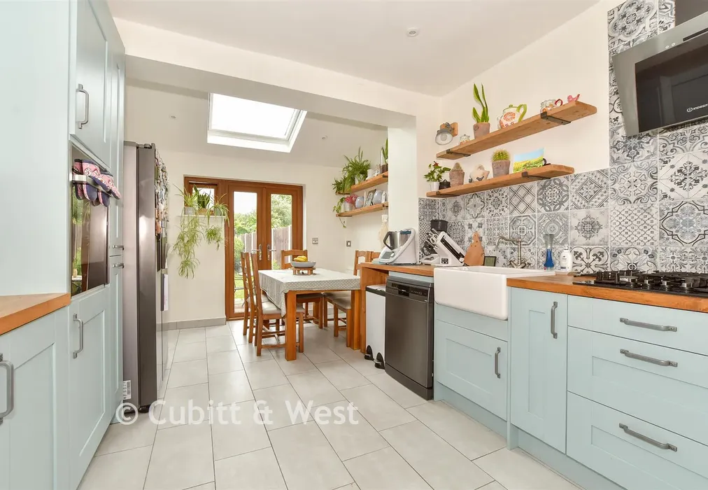 Kitchen - Hampshire Avenue, Bognor Regis, West Sussex - Wards of Kent