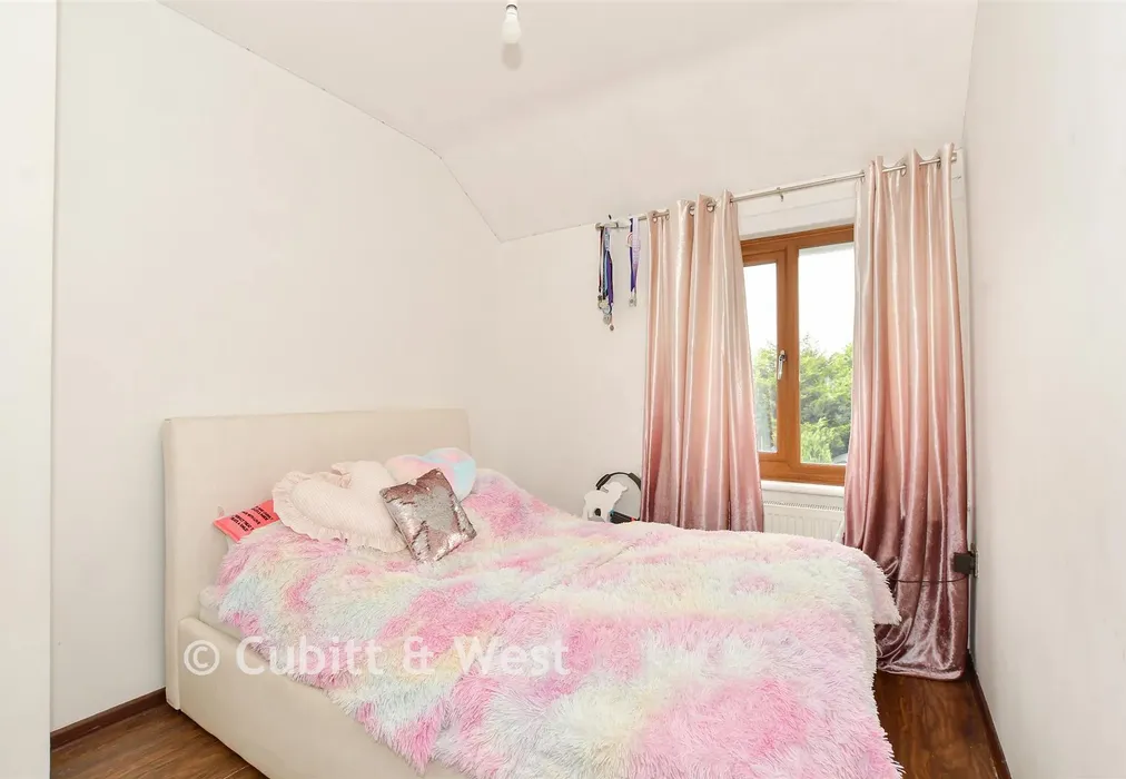 Bedroom 2 - Hampshire Avenue, Bognor Regis, West Sussex - Wards of Kent