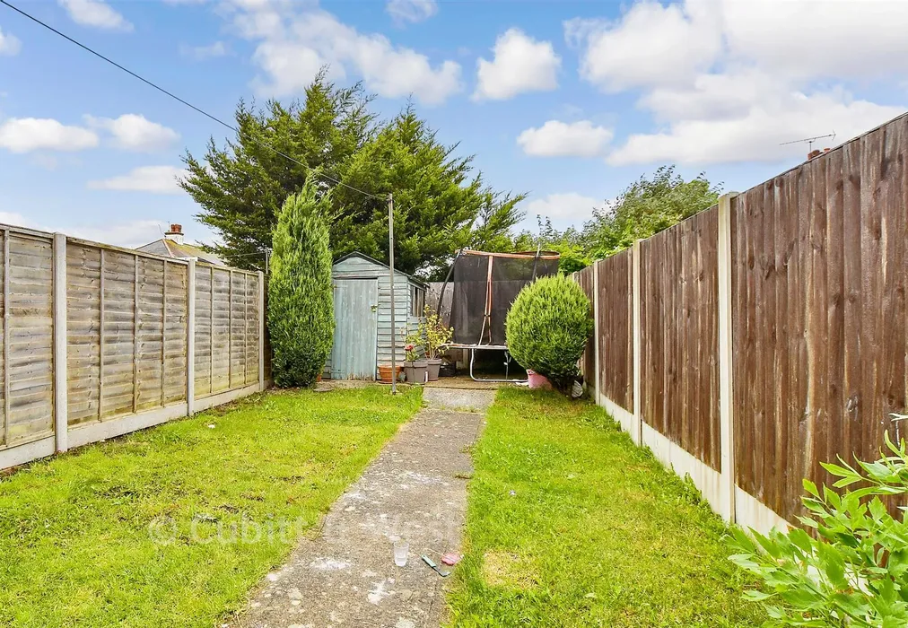 Rear Garden - Hampshire Avenue, Bognor Regis, West Sussex - Wards of Kent