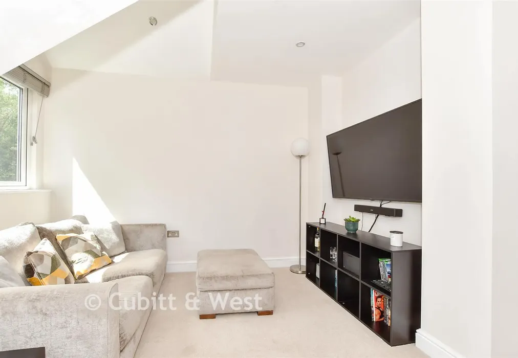 Lounge/Kitchen - Nutfield Road, Redhill, Surrey - Wards of Kent