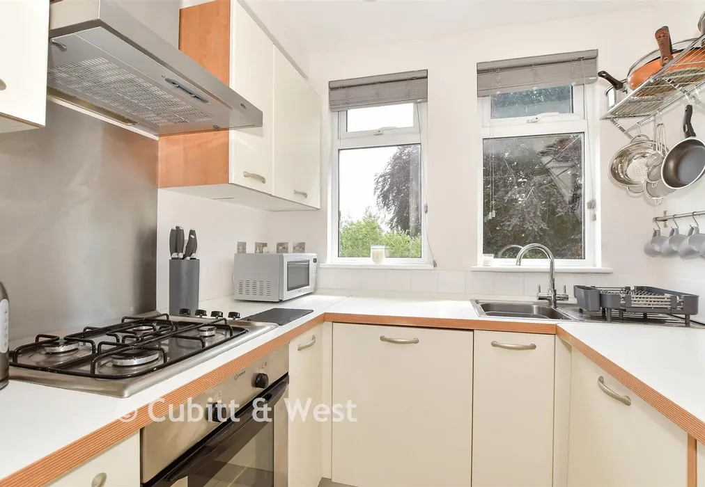 Lounge/Kitchen - Nutfield Road, Redhill, Surrey - Wards of Kent