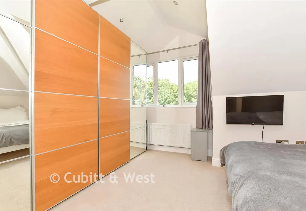 Lounge/Kitchen - Nutfield Road, Redhill, Surrey - Wards of Kent